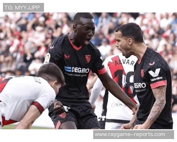 西甲激战波尔图与尤文图斯战平绝杀瞬间引发全场狂欢赛后深度解析