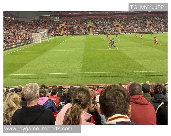 友谊赛精彩对决多特蒙德与利物浦0比0平局后点球大战引发全场热烈反响