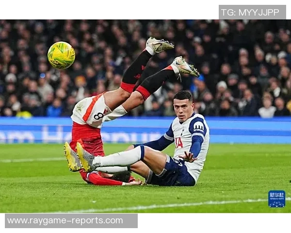 国王杯精彩对决曼联与热刺战成平局逆转瞬间点燃全场激情