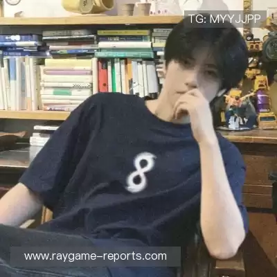 葛昀